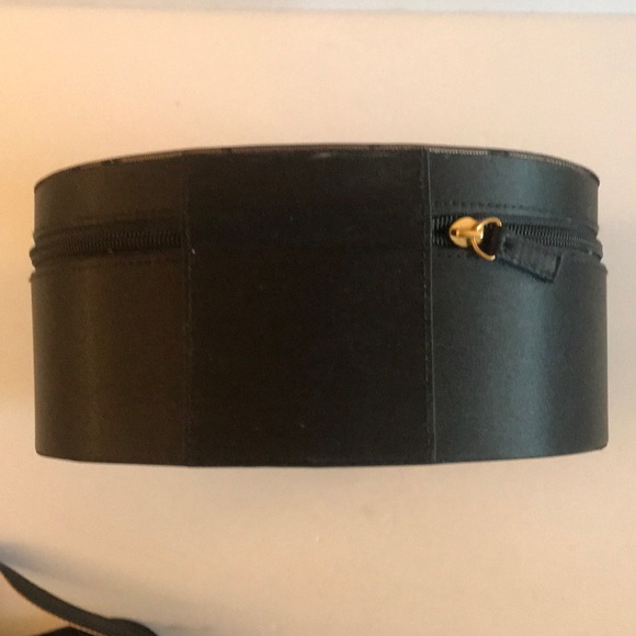 Dior make up bags - Picture 2 of 12